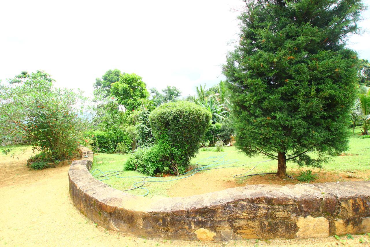 Summit View Bed & Breakfast แคนดี้ ภายนอก รูปภาพ