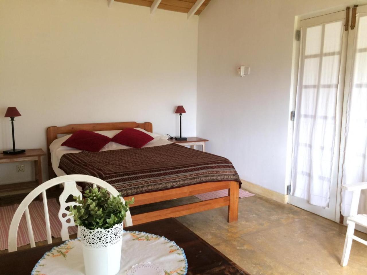 Summit View Bed & Breakfast แคนดี้ ภายนอก รูปภาพ